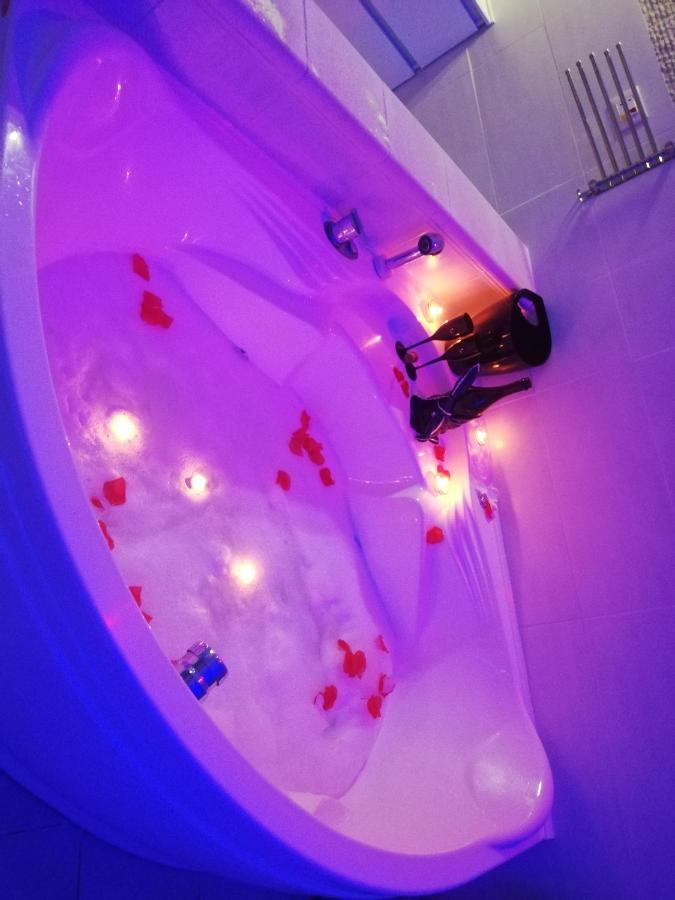V&M Suite Con Jacuzzi Ostuni Luaran gambar