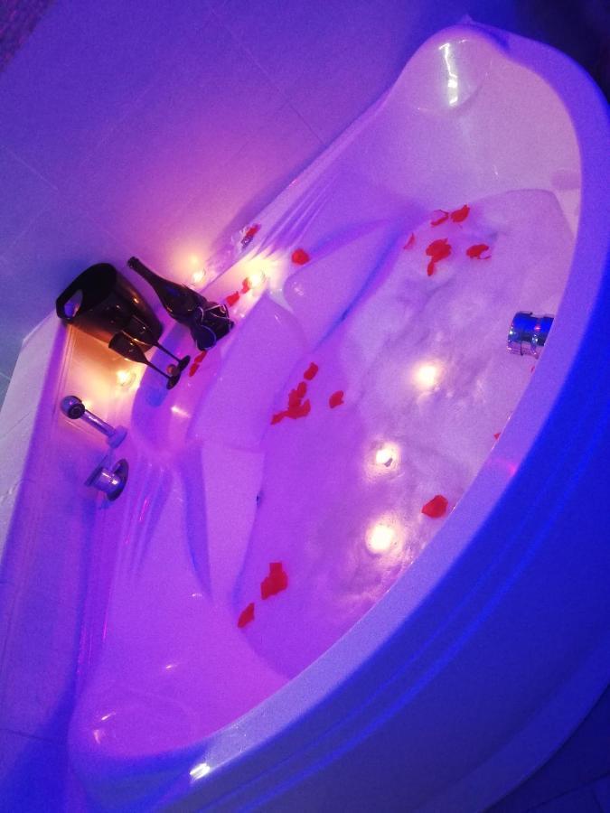 V&M Suite Con Jacuzzi Ostuni Luaran gambar