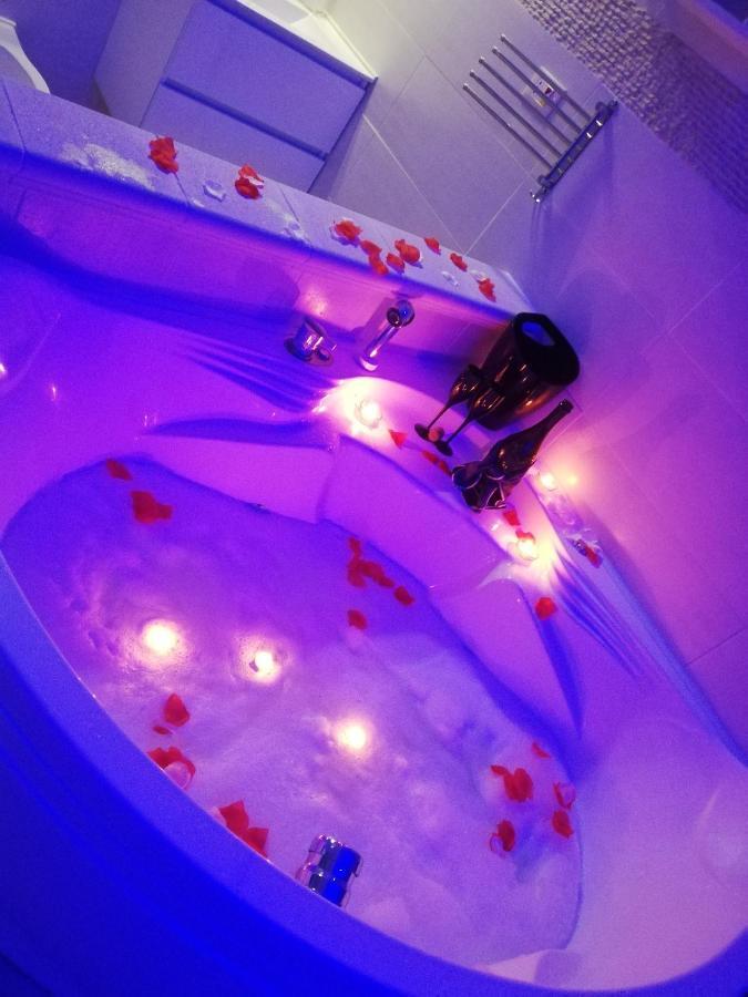 V&M Suite Con Jacuzzi Ostuni Luaran gambar