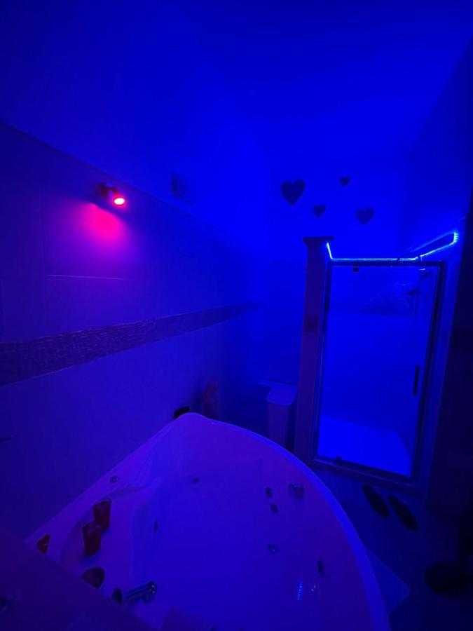V&M Suite Con Jacuzzi Ostuni Luaran gambar