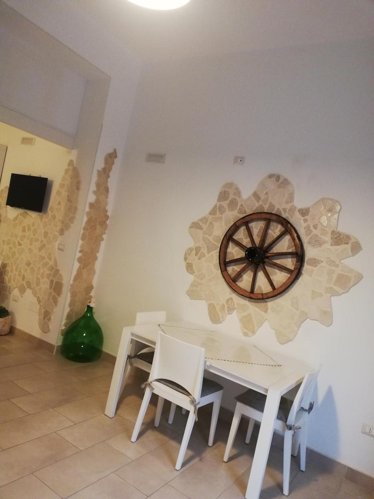 V&M Suite Con Jacuzzi Ostuni Bilik gambar